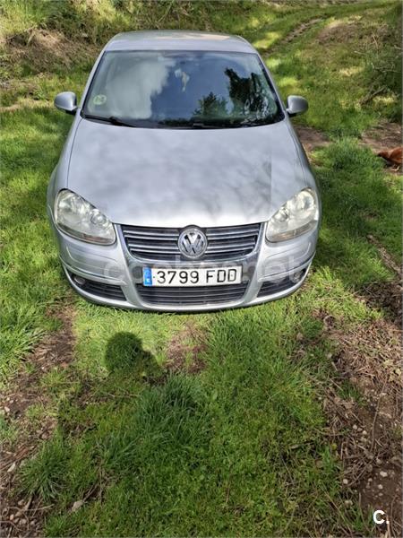 VOLKSWAGEN Jetta 1.9 TDi Advance