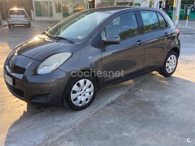 TOYOTA Yaris 1.3 VVTI Active