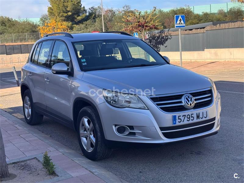 VOLKSWAGEN Tiguan 2.0 TDI 140 4M Tiptronic Track Avenue
