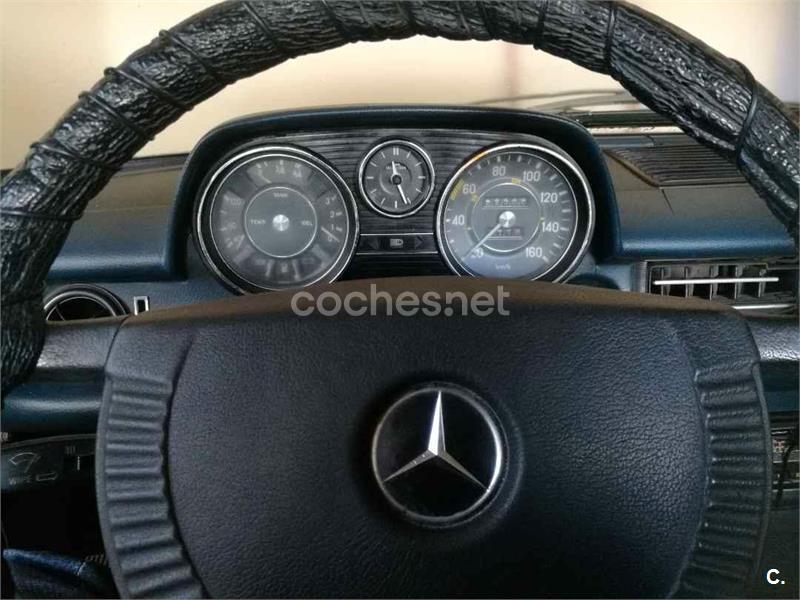 MERCEDES-BENZ 200