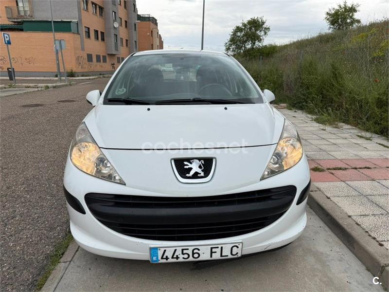 PEUGEOT 207