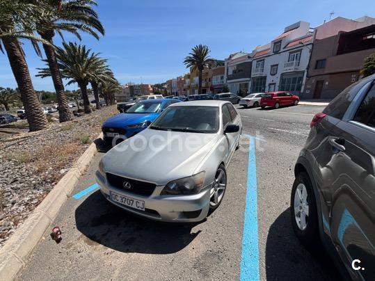 LEXUS IS200