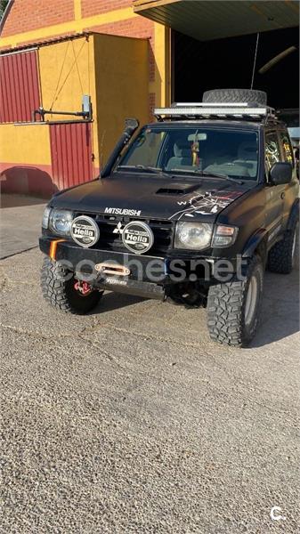 MITSUBISHI Montero