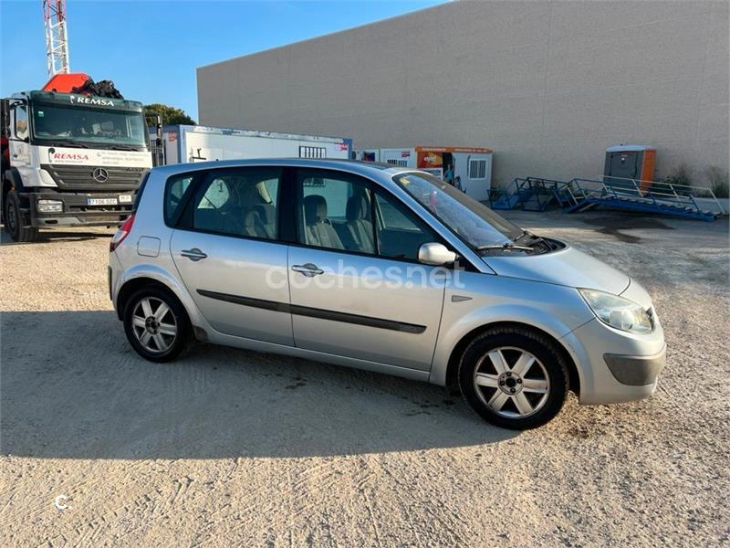 RENAULT Scenic