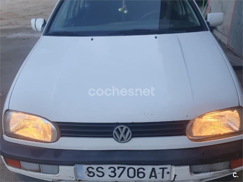 VOLKSWAGEN Golf 1.9 TDI CONCEPTLINE