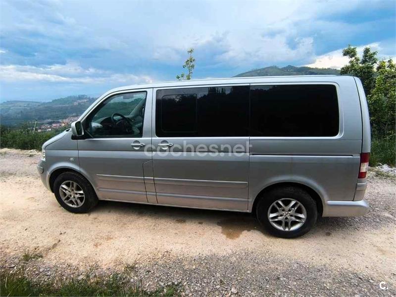 VOLKSWAGEN Multivan