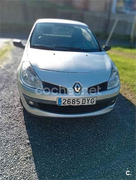 RENAULT Clio III
