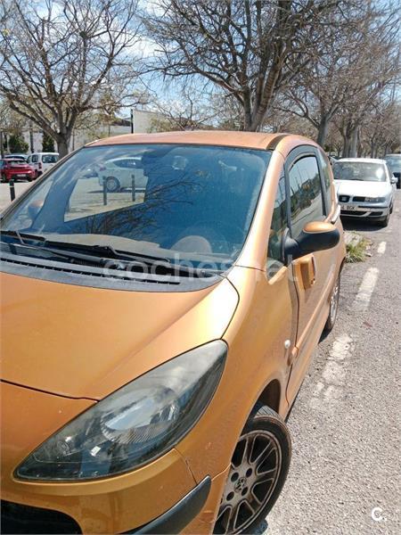 PEUGEOT 1007