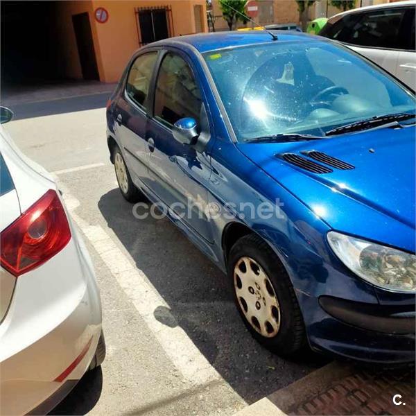 PEUGEOT 206