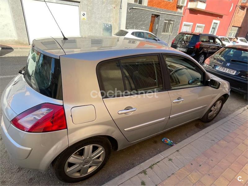 RENAULT Megane