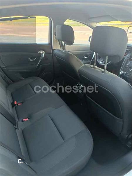 RENAULT Latitude