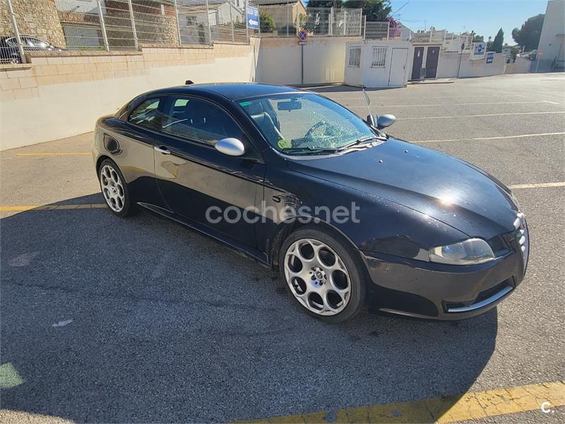 ALFA ROMEO GT 1.9 JTD Q2