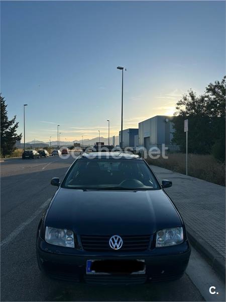 VOLKSWAGEN Bora