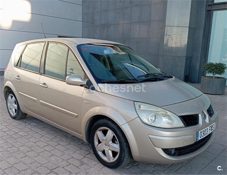 RENAULT Scenic