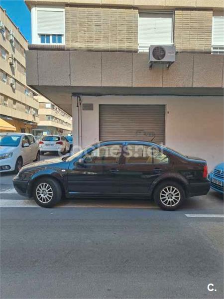 VOLKSWAGEN Bora