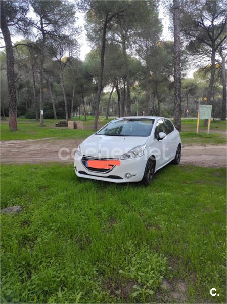 PEUGEOT 208 ALLURE 1.6 eHDi 115