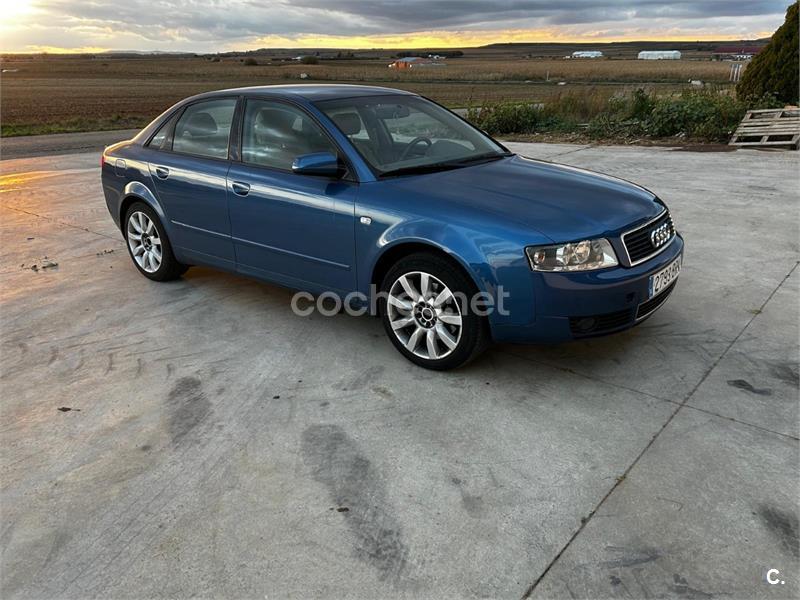 AUDI A4 2.5 TDI 180 CV quattro