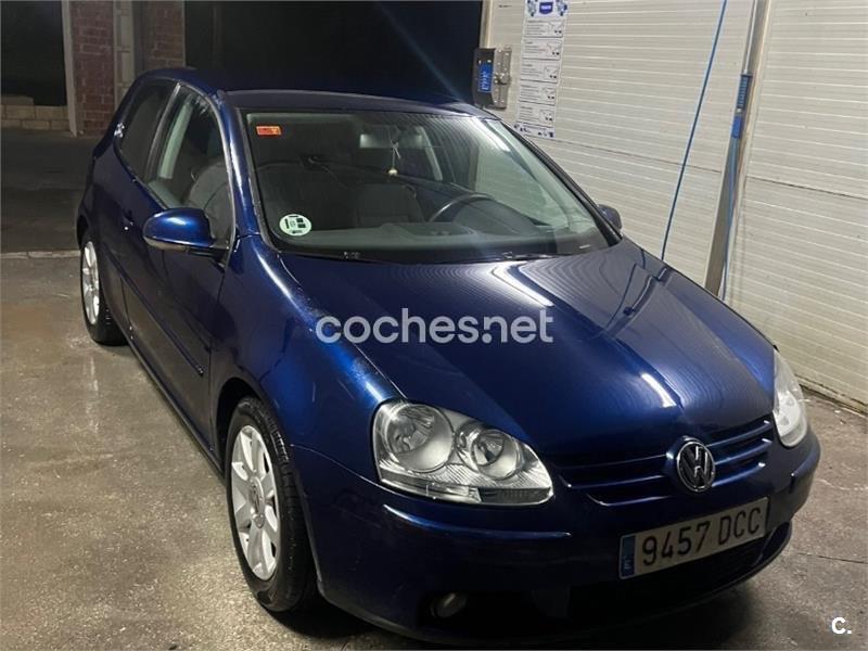 VOLKSWAGEN Golf 1.6 FSI Highline