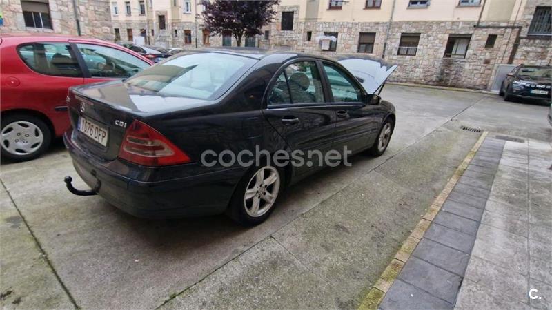 MERCEDES-BENZ Clase C