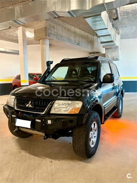 MITSUBISHI Montero