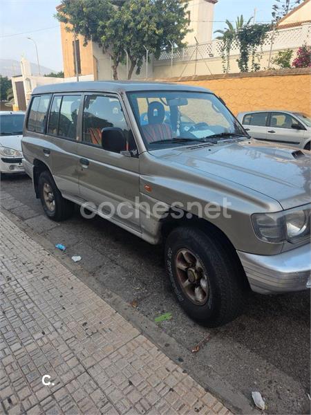 MITSUBISHI Montero