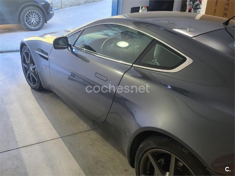 ASTON MARTIN V8 Vantage Coupe Sportshift