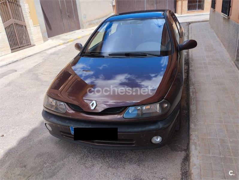 RENAULT Laguna
