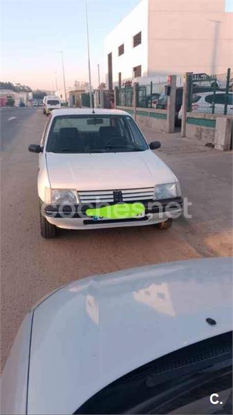 PEUGEOT 205