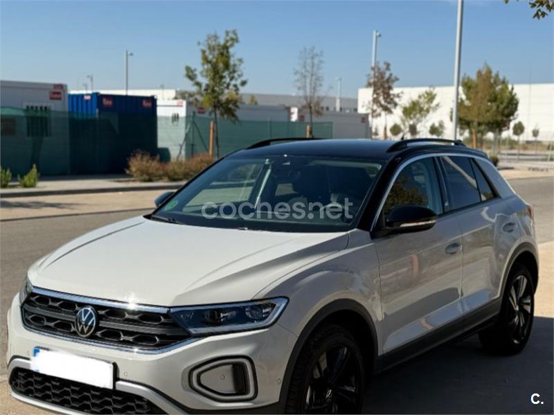 VOLKSWAGEN T-Roc Dark Line 1.5 TSI DSG