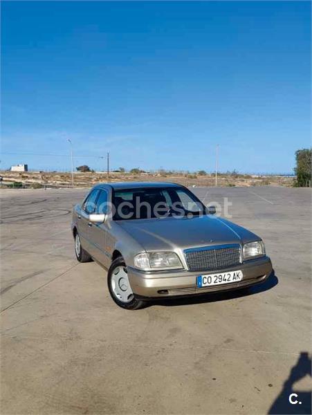 MERCEDES-BENZ Clase C