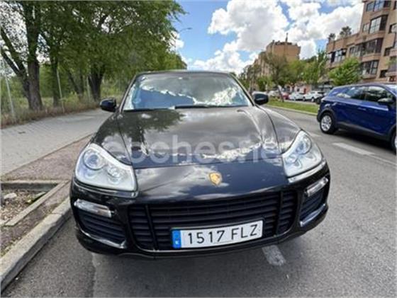 PORSCHE Cayenne Turbo
