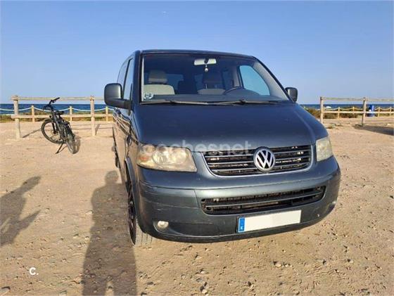 VOLKSWAGEN Caravelle