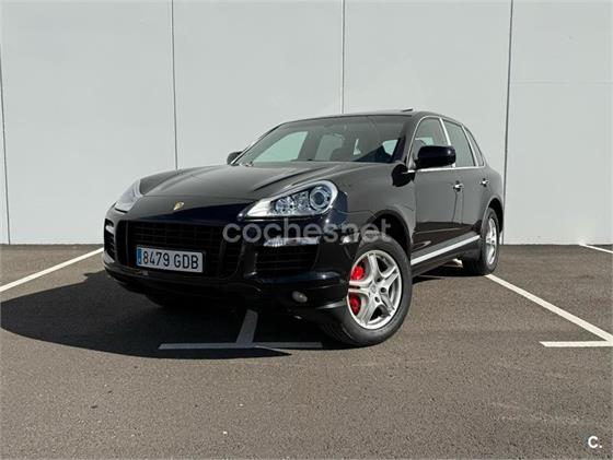 PORSCHE Cayenne Turbo