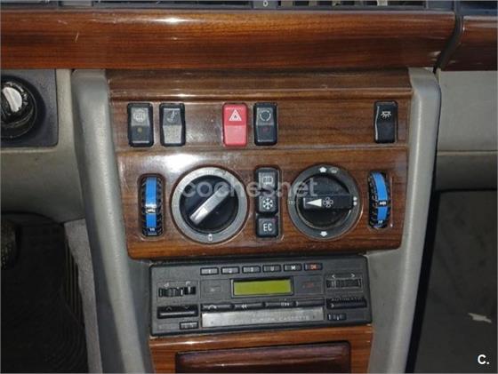 MERCEDES-BENZ 260 260SE