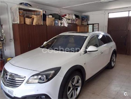 OPEL Insignia ST 2.0 CDTI Bit. 4x4 Country Tourer Auto OPEL Insignia ST 2.0 CDTI Bit. 4x4 Country Tourer Auto