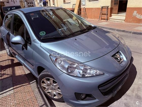 PEUGEOT 207 BUSINESS LINE 1.4i 75