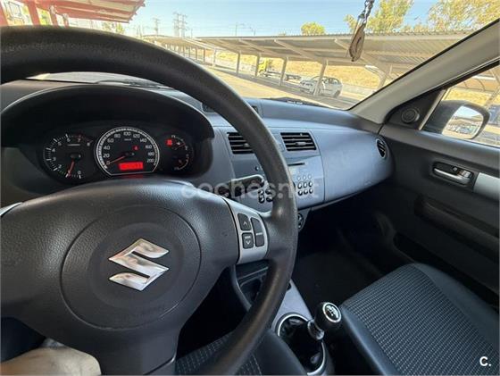 SUZUKI Swift 1.3 GLX