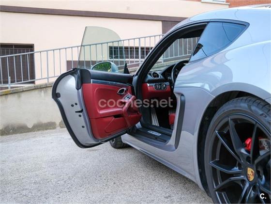 PORSCHE 718 Cayman GTS