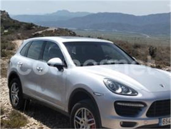 PORSCHE Cayenne 4.8 V8 Turbo Tiptronic