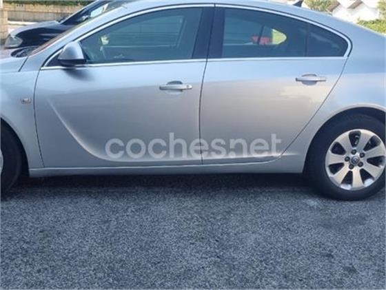 OPEL Insignia 2.0 CDTI 130 CV Edition Auto OPEL Insignia 2.0 CDTI 130 CV Edition Auto