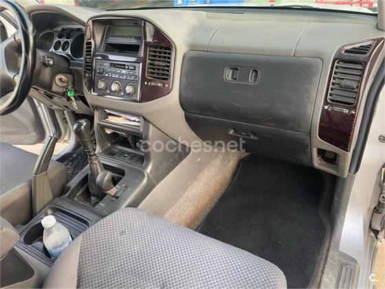 MITSUBISHI Montero