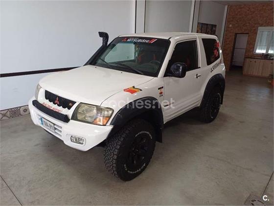 MITSUBISHI Montero