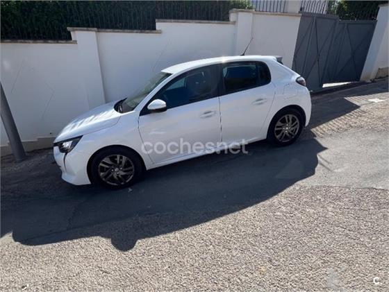 PEUGEOT 208 PureTech Style
