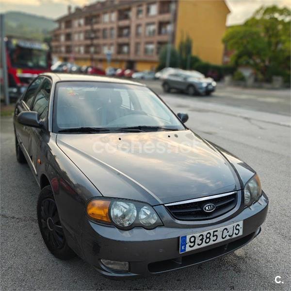KIA Shuma