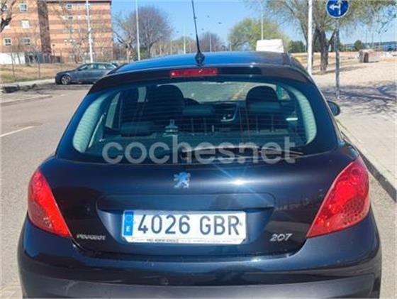PEUGEOT 207 Premium 1.6 HDI 110