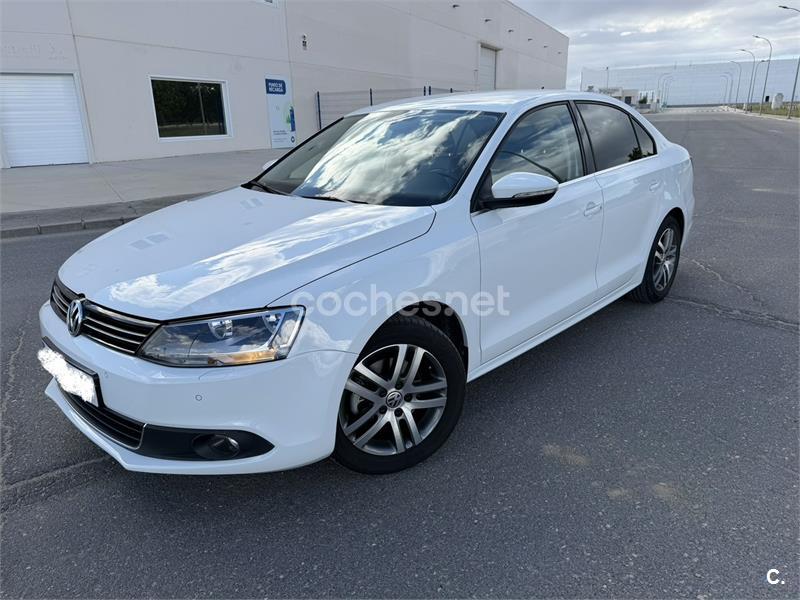 VOLKSWAGEN Jetta 1.6 TDI Sport