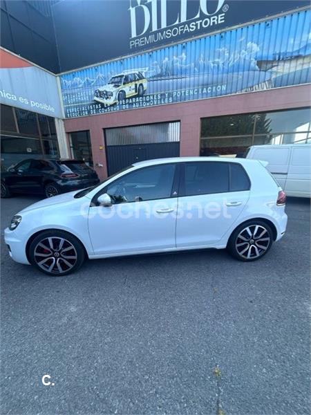 VOLKSWAGEN Golf 2.0 TSI GTI