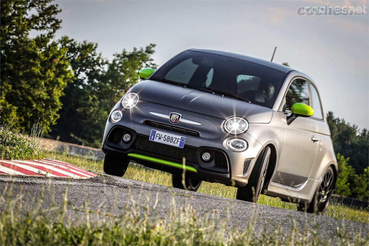 Abarth 595 Pista: conectividad en aumento