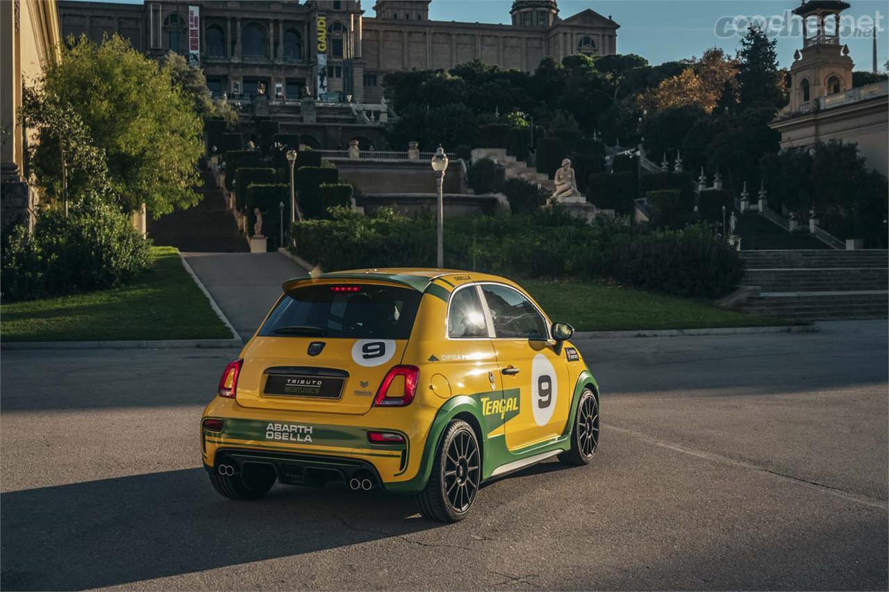 El Abarth 595 Fundación Privada Escudería Montjuich está inspirado en la decoración del coche de competición que Juan Fernández usó en 1974 y 1975.