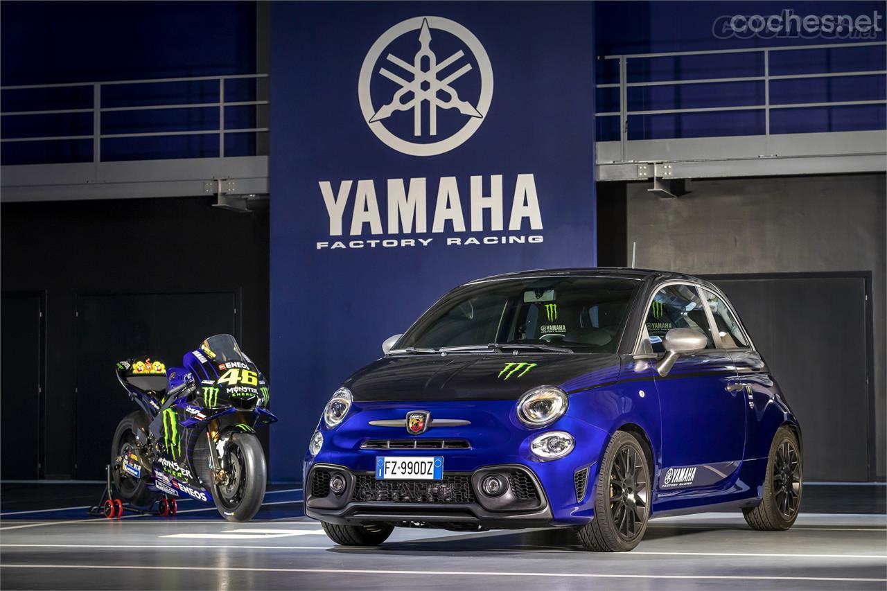 El Abarth 595 Monster Energy Yamaha celebra el vínculo con el equipo de MotoGP con una inspiración cromática de las motos de Valentino Rossi y Máverick Vinyales.